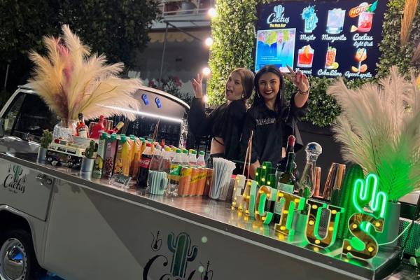 Cactus Van Bar  -  Cocktail Catering γάμου