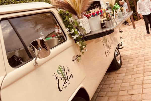 Cactus Van Bar  -  Cocktail Catering γάμου