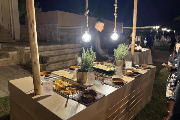 m+m catering services - Catering Γάμου
